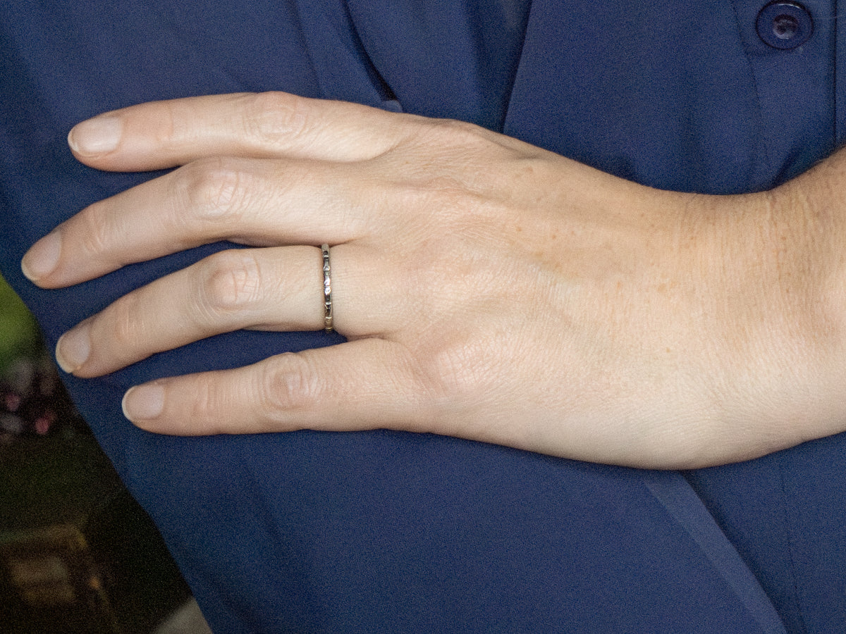 Antique 18-Karat White Gold Forget-Me-Not Patterned Band