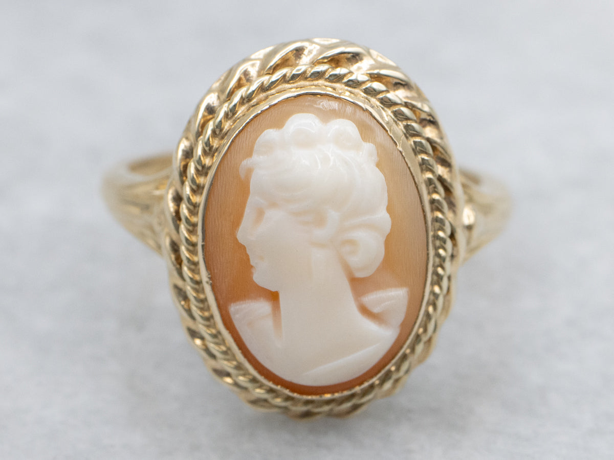 Mid-Century Conch Shell Cameo and Gold Ring