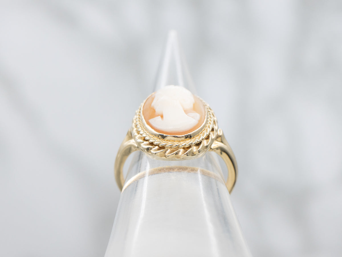 Mid-Century Conch Shell Cameo and Gold Ring