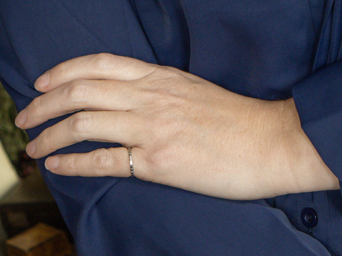 Vintage Forget-Me-Not Pattern Platinum Band