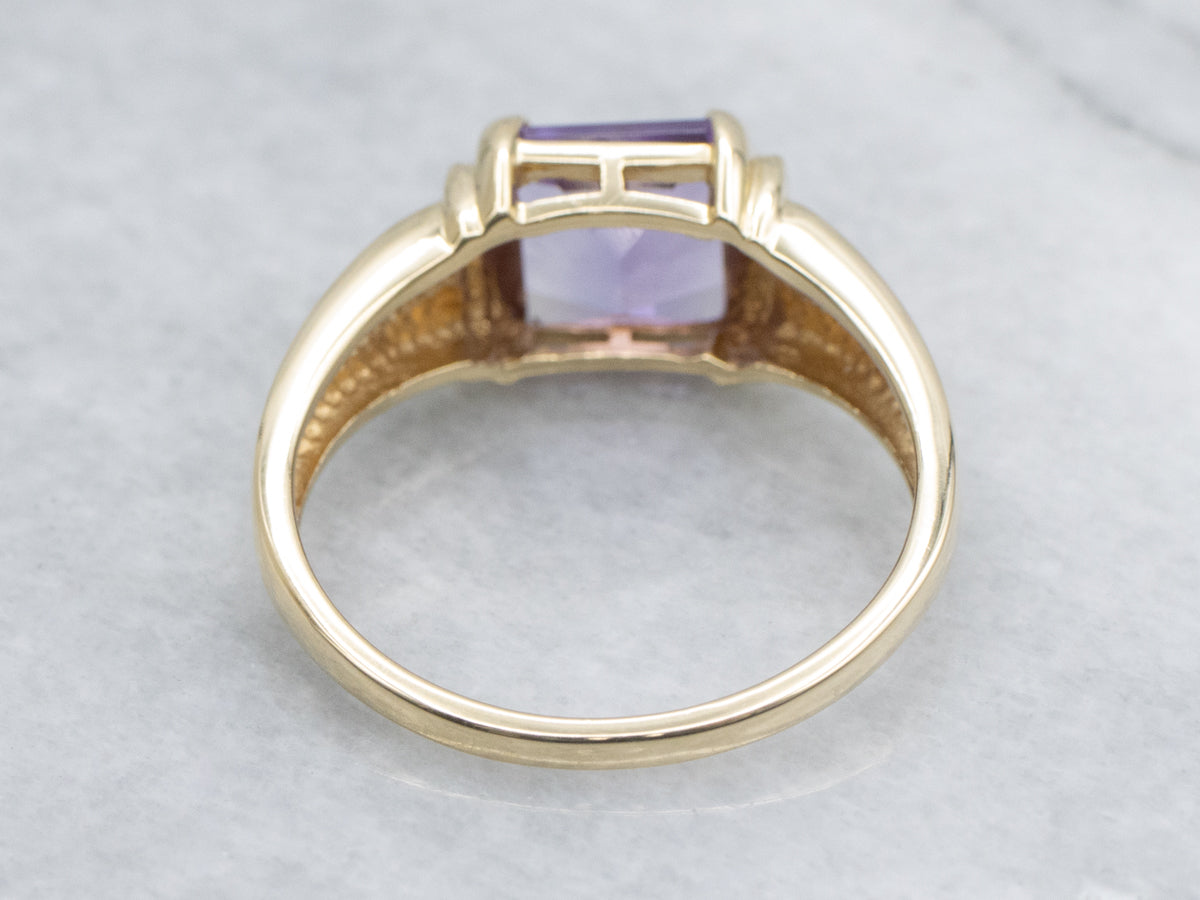 Modern Barrel-Cut Amethyst Yellow Gold Ring
