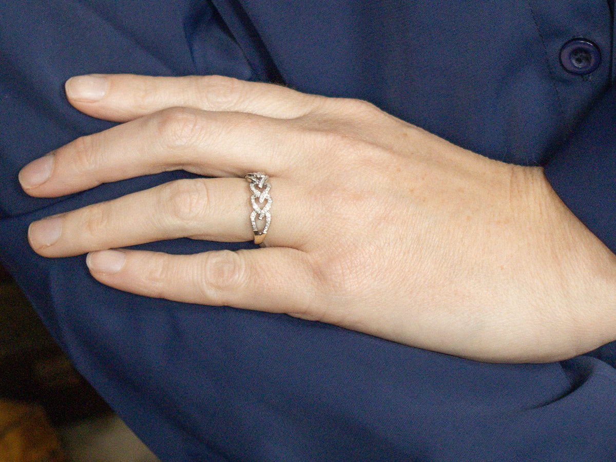 Looping White Gold Diamond Link Band