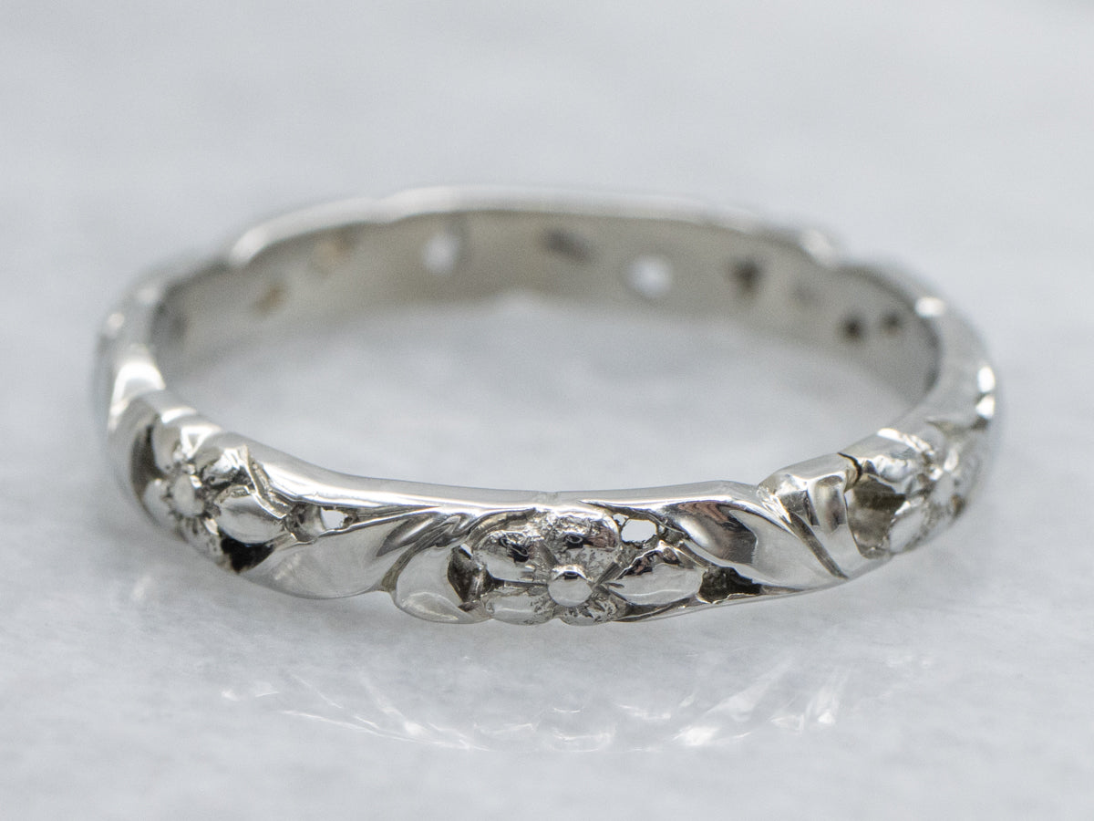 Pierced Floral Patterned White Gold Band
