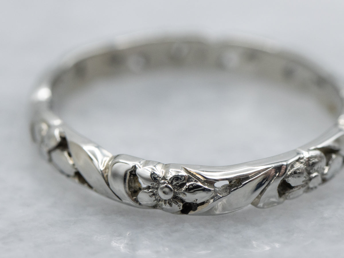 Pierced Floral Patterned White Gold Band