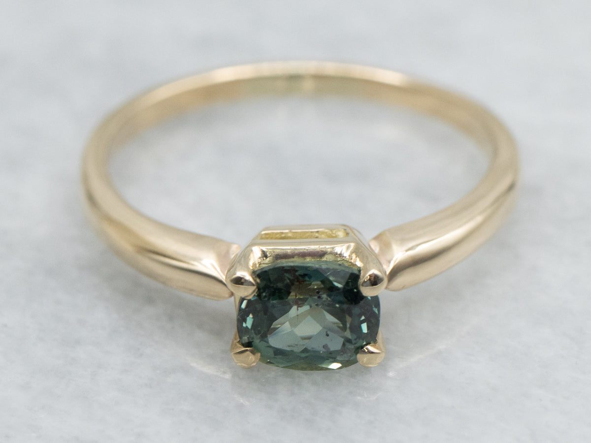 East-to-West Set Green Sapphire Gold Solitaire Ring