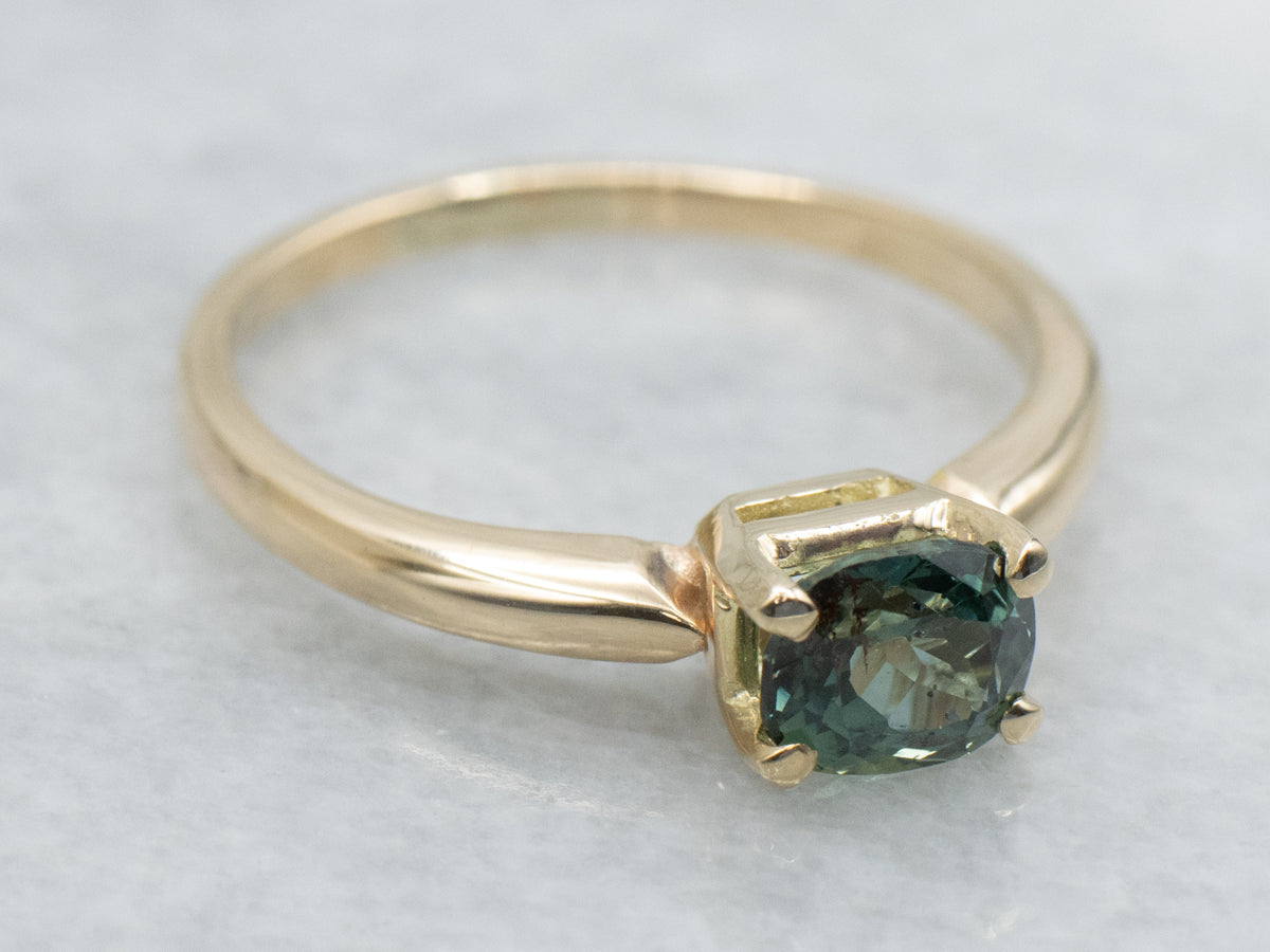 East-to-West Set Green Sapphire Gold Solitaire Ring