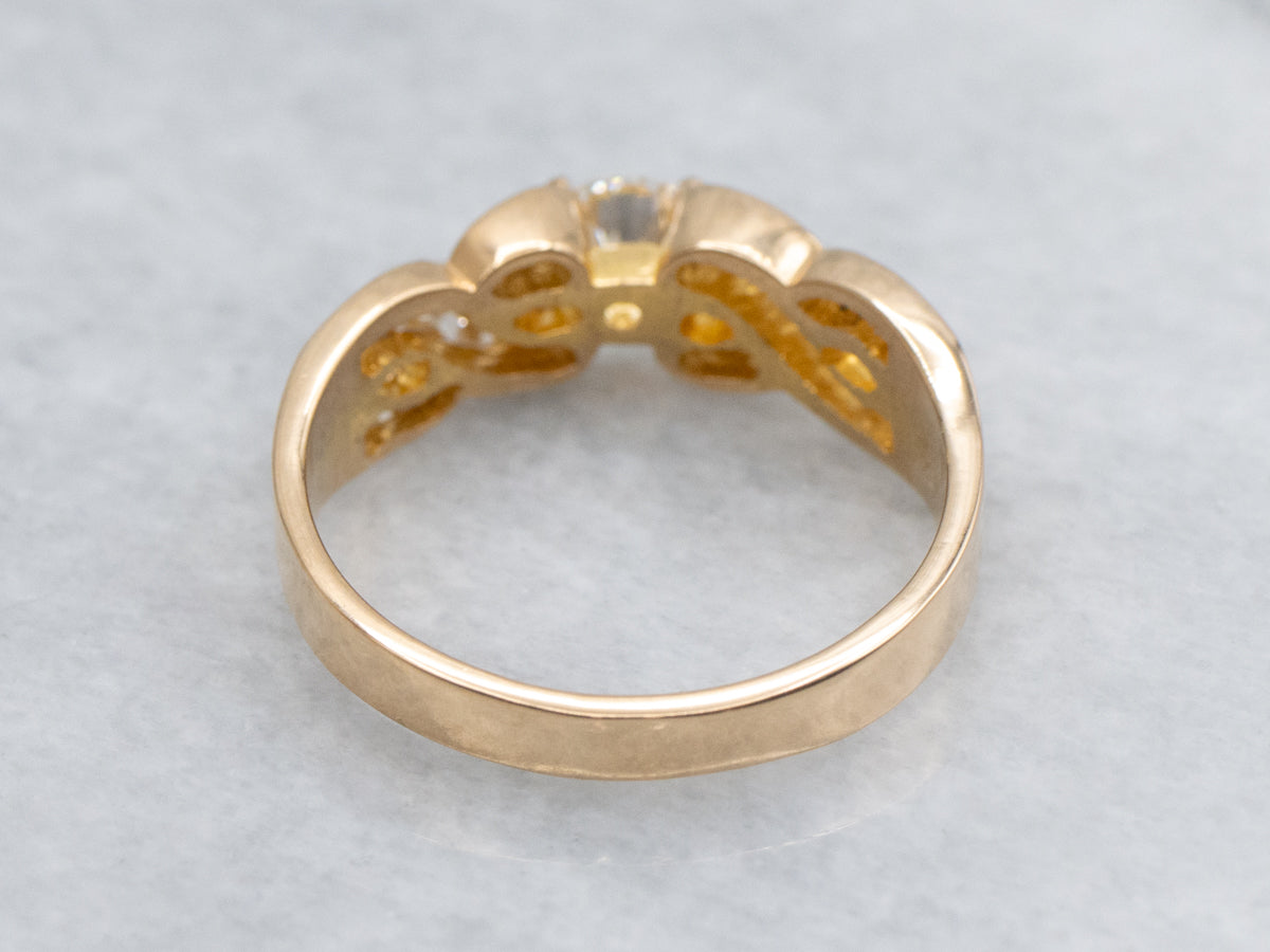 Twisting Round Brilliant High-Kart Diamond Engagement Ring