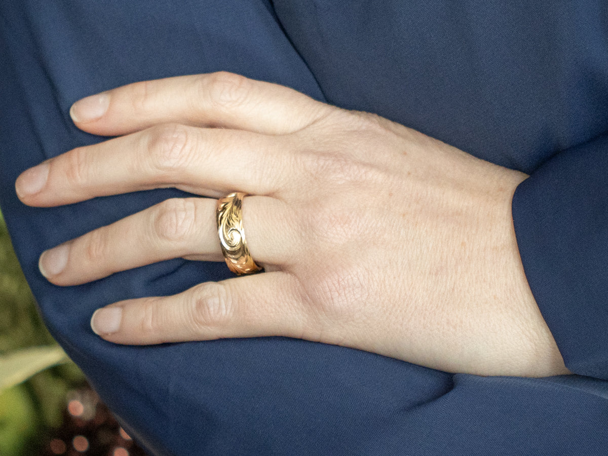 Vintage Men's Two-Tone Gold Botanical Patterned Band