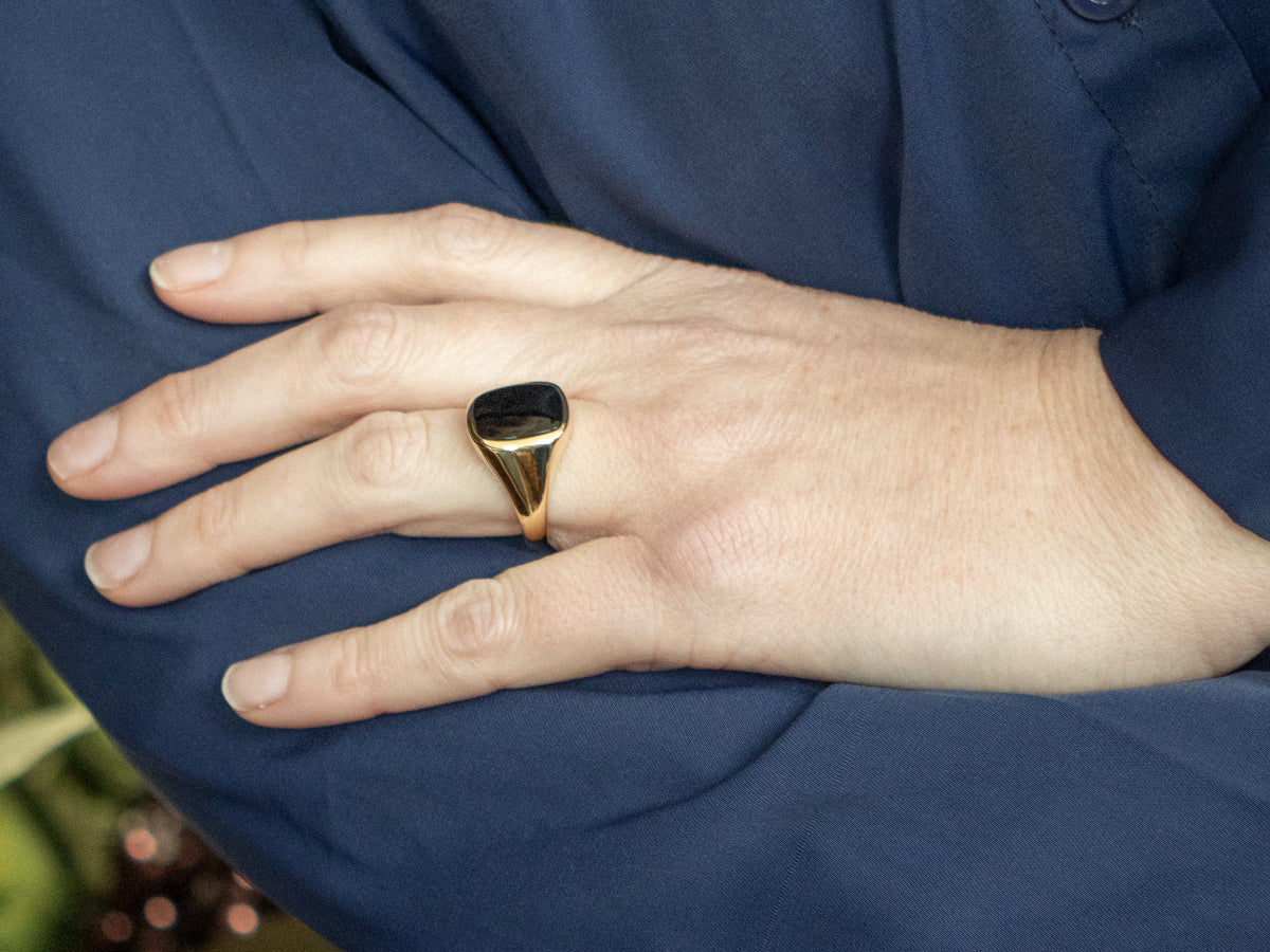Men's Sleek Gold Bezel-Set Black Onyx Ring