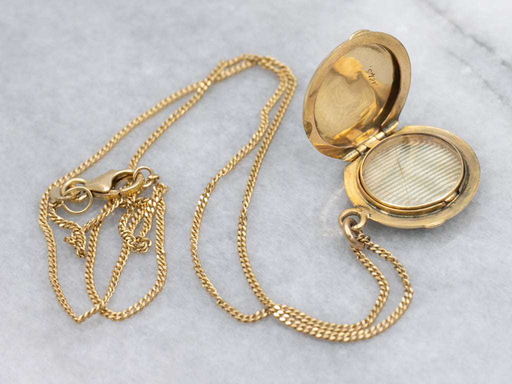 Beautiful Vintage 18-Karat Gold and Green Enamel Locket Necklace