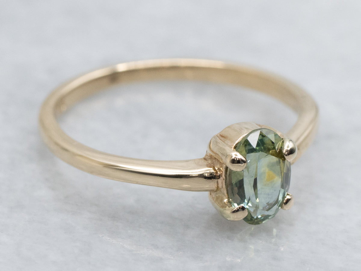 Stunning Bi-Colored Sapphire Solitaire Ring in Yellow Gold Setting