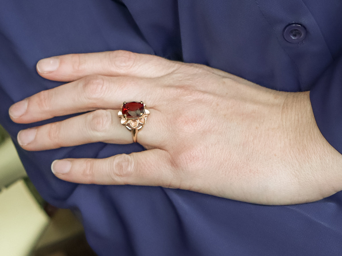 Vintage Gold Flower Petal Garnet Ring