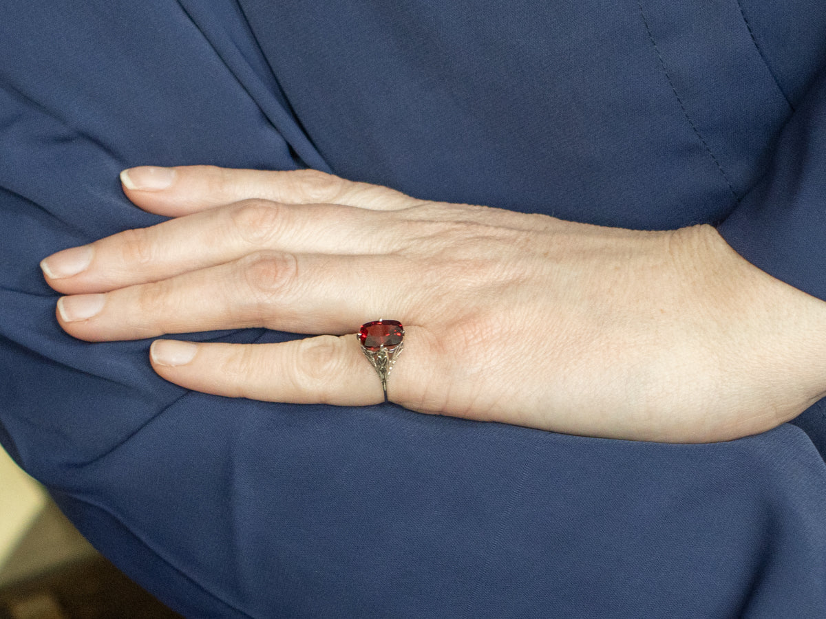Cushion-Cut Garnet White Gold Art Deco Floral Filigree Ring