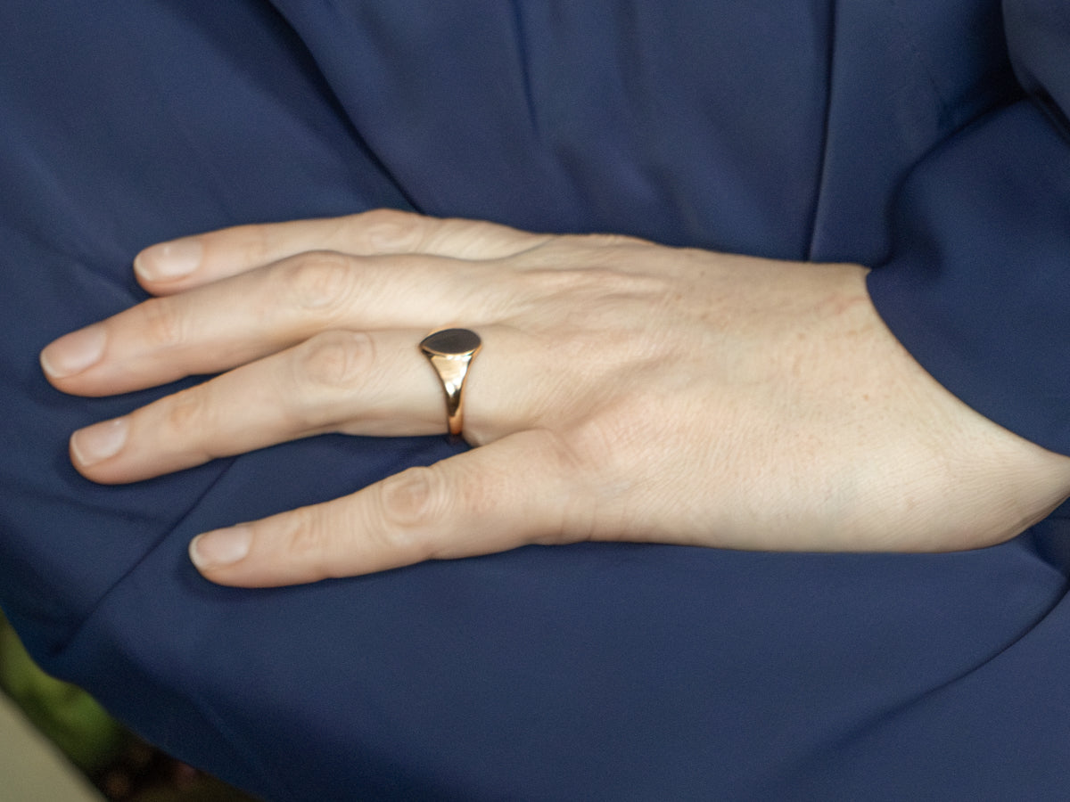 Polished Gold Vintage Teardrop-Top Signet Ring