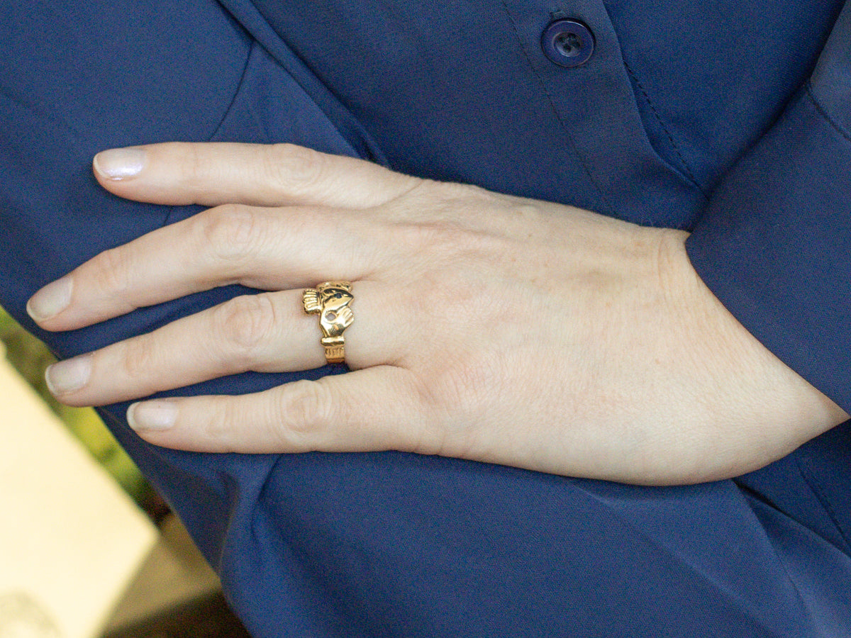 Unisex Sapphire and Gold Claddagh Band