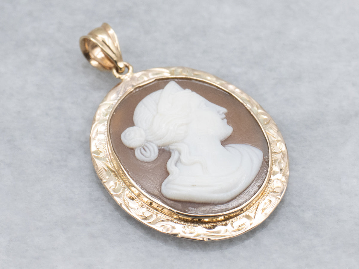 Vintage Cameo Engraved Setting Yellow Gold Pendant