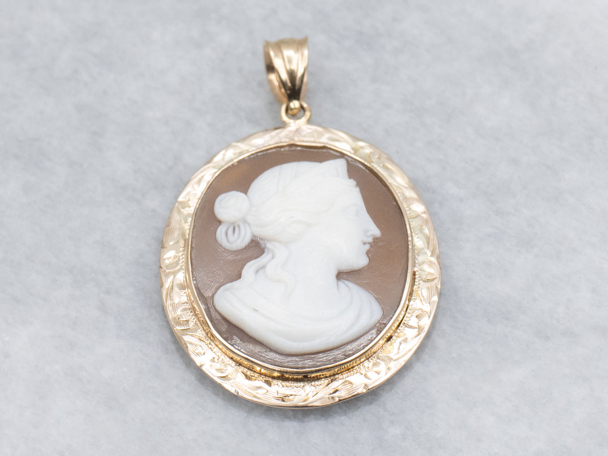 Vintage Cameo Engraved Setting Yellow Gold Pendant