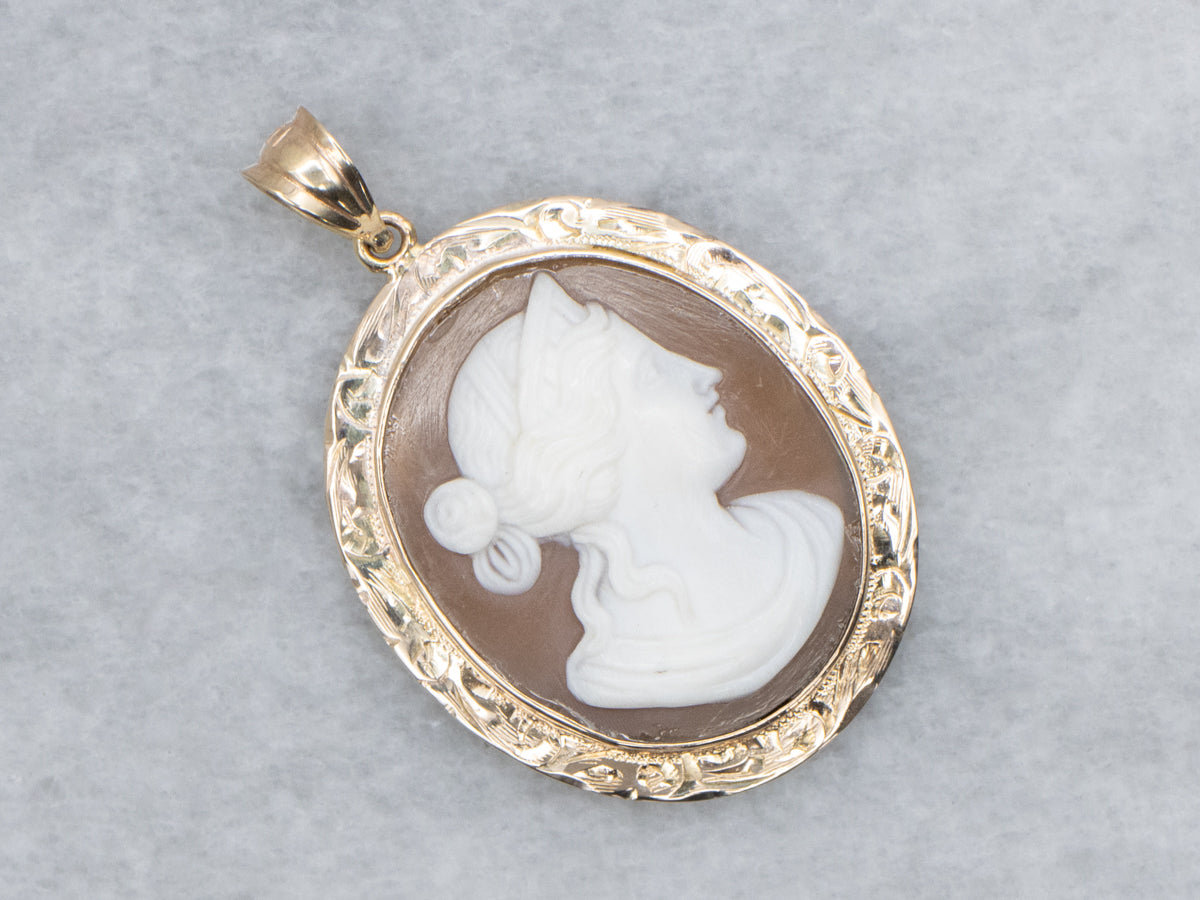 Vintage Cameo Engraved Setting Yellow Gold Pendant