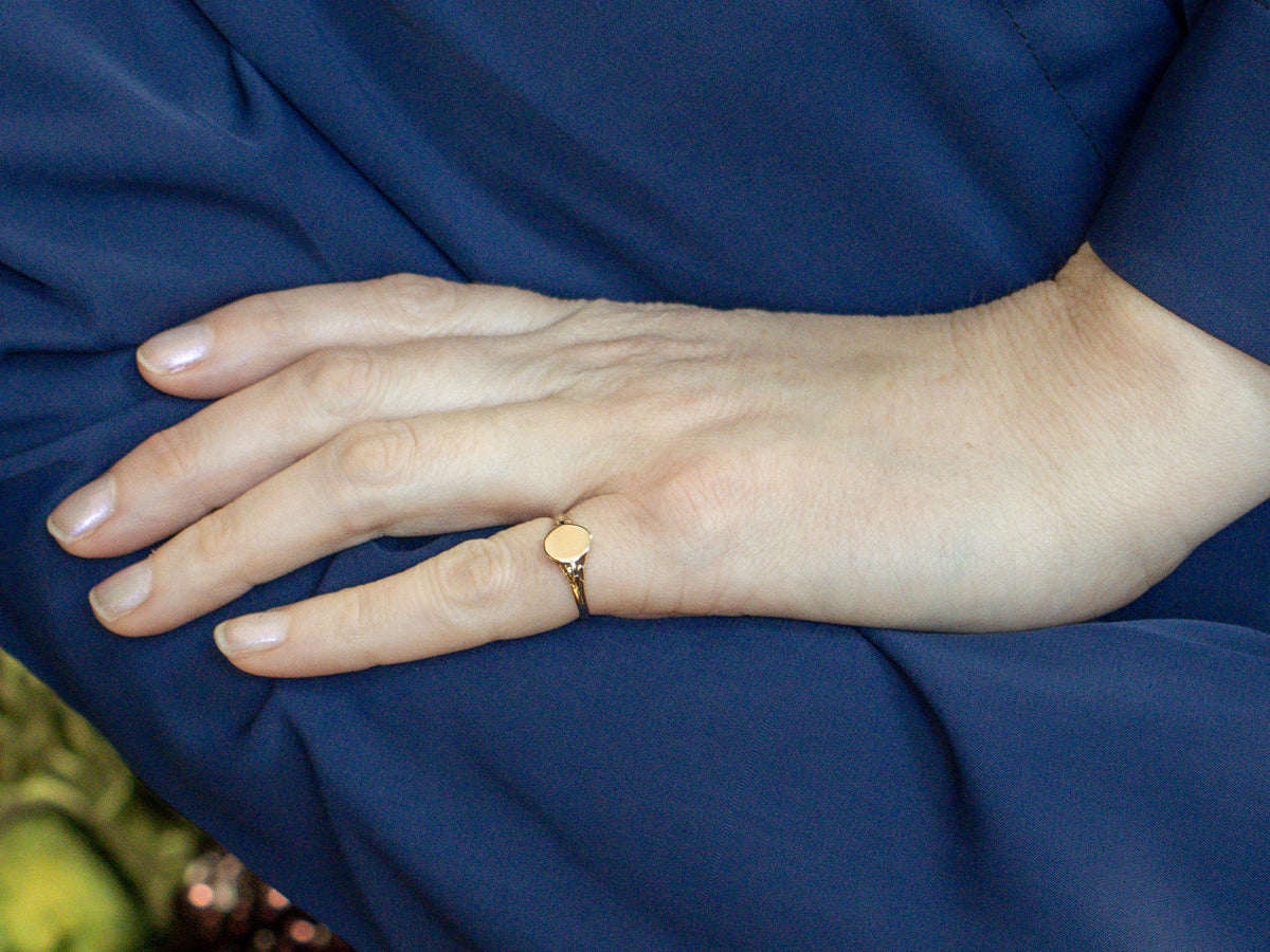 Vintage Yellow Gold Oval-Top Signet Ring