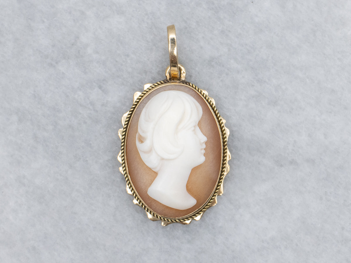 Mid-Century Italian Women Vintage Gold Cameo Pendant