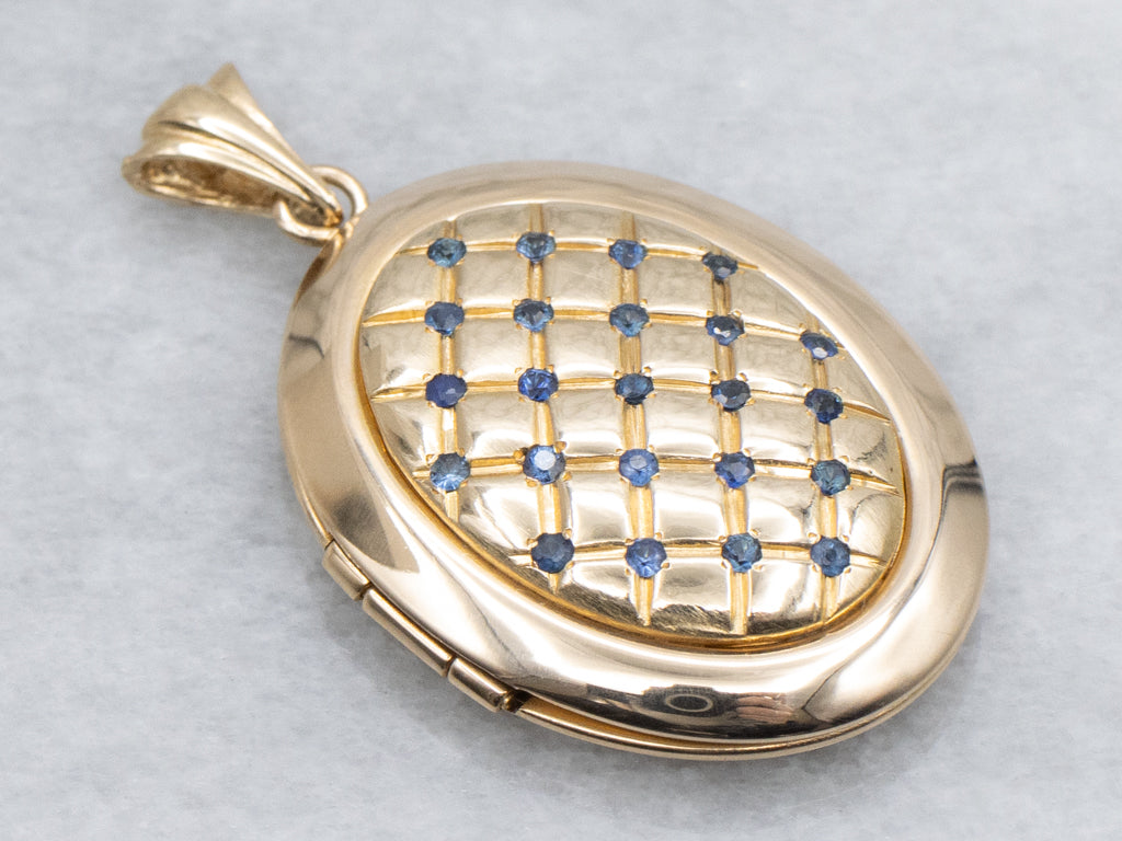 Vintage Gold Sapphire Tufted Pattern Oval-Shaped Locket