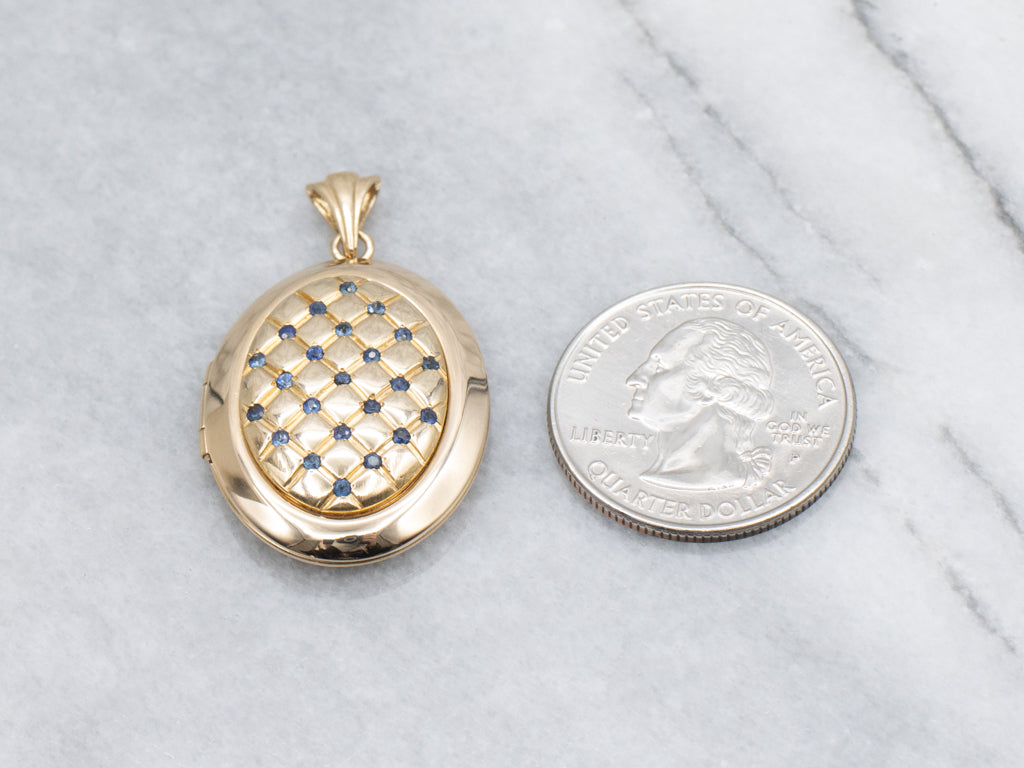 Vintage Gold Sapphire Tufted Pattern Oval-Shaped Locket