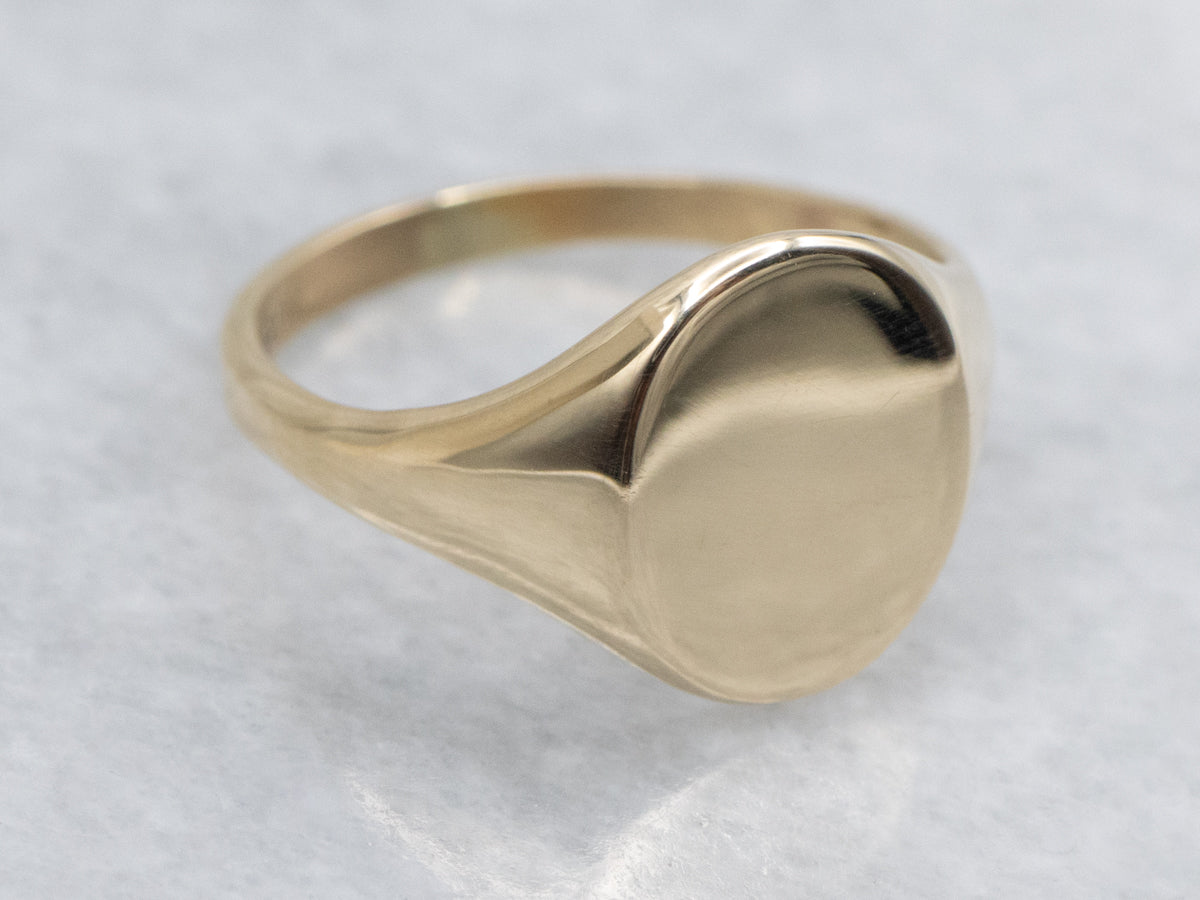 Plain Polished Gold Oval Top Signet Ring