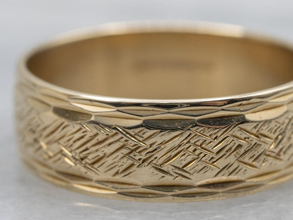 Vintage Gold ArtCarved Cross-Hatched Patterned Men's Band