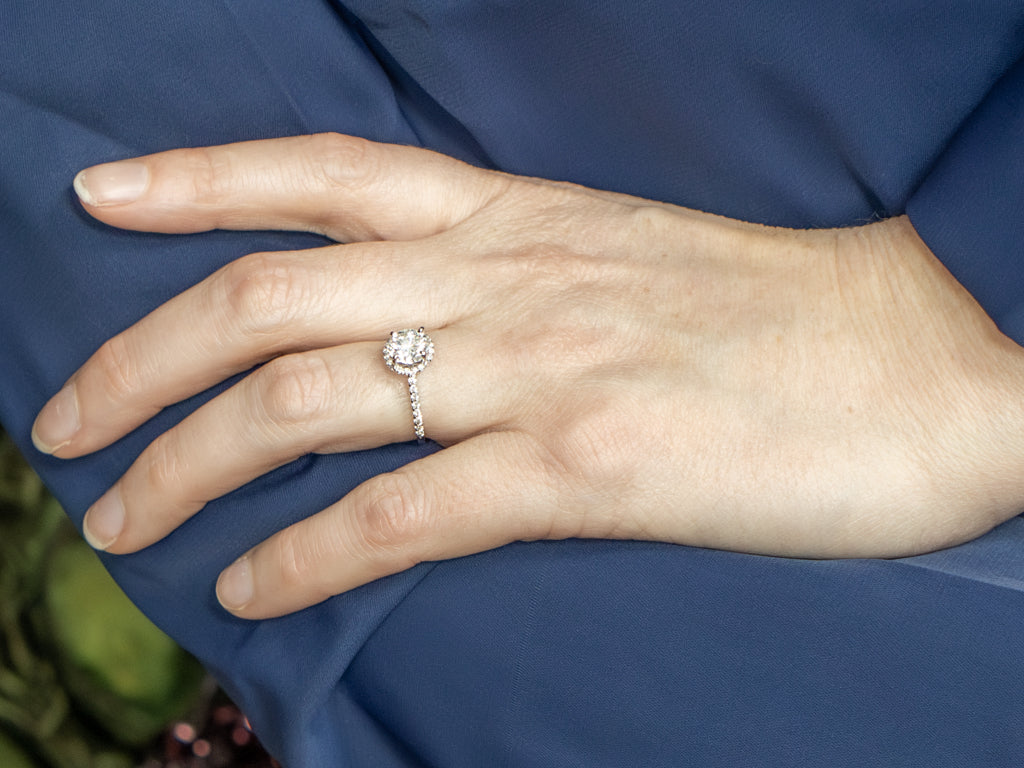 Round Brilliant Modern Diamond Halo Engagement Ring