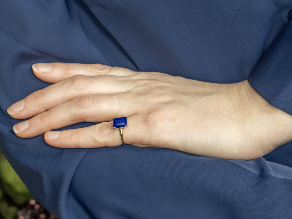 Yellow Gold and Lapis Cabochon Retro Era Solitaire Ring
