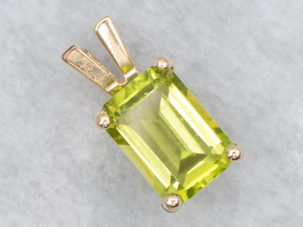 Bright Green Peridot Yellow Gold Pendant