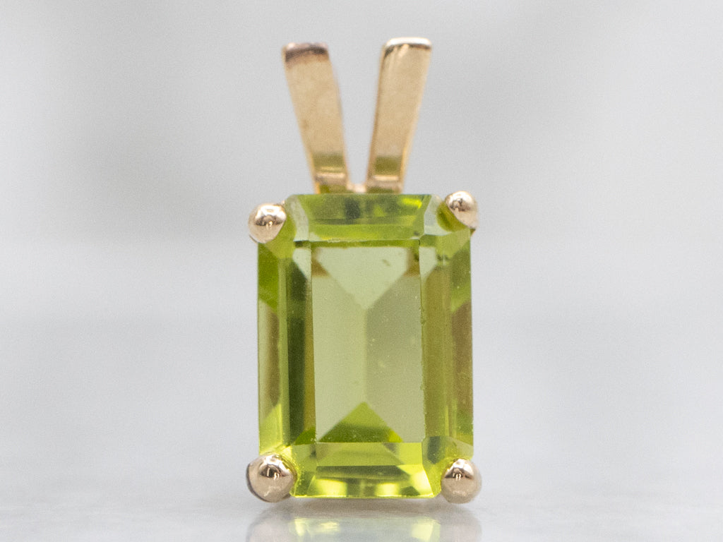 Bright Green Peridot Yellow Gold Pendant