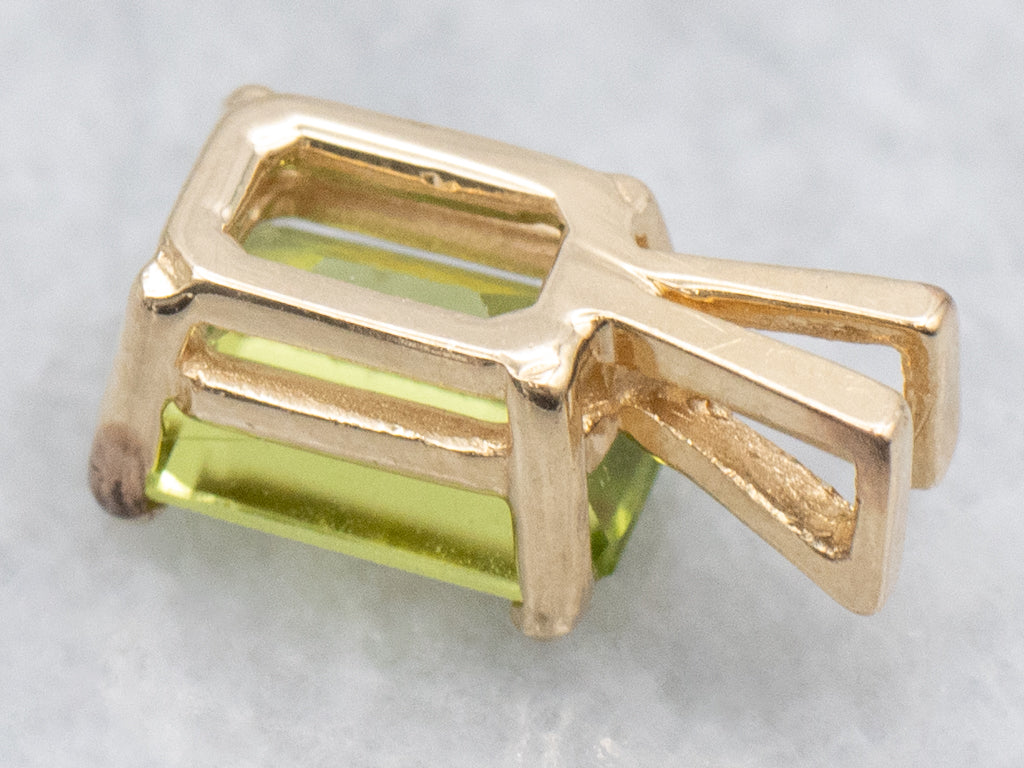 Bright Green Peridot Yellow Gold Pendant