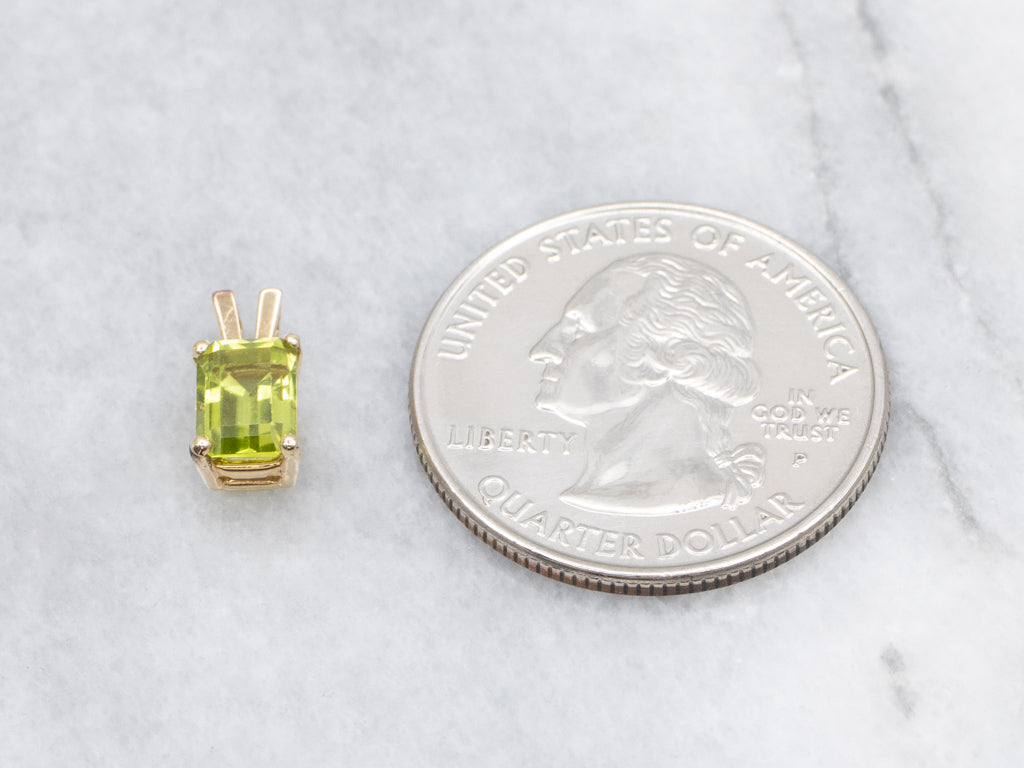 Bright Green Peridot Yellow Gold Pendant