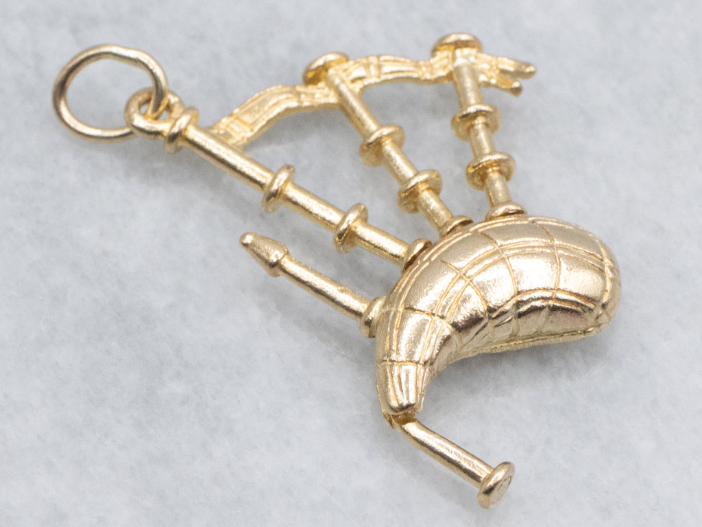 Vintage Yellow Gold Bagpipe Charm Pendant