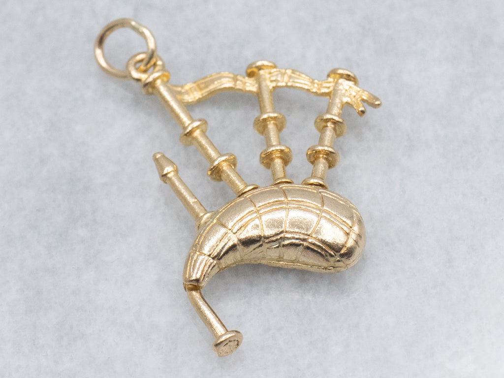 Vintage Yellow Gold Bagpipe Charm Pendant