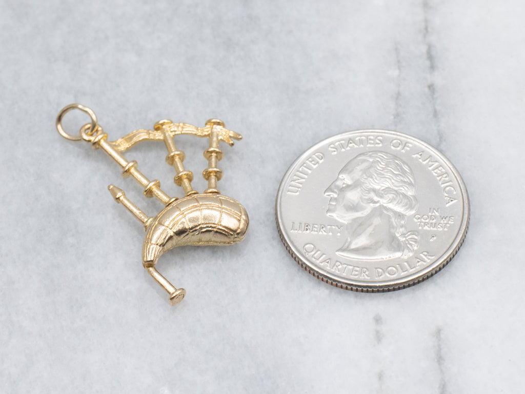 Vintage Yellow Gold Bagpipe Charm Pendant