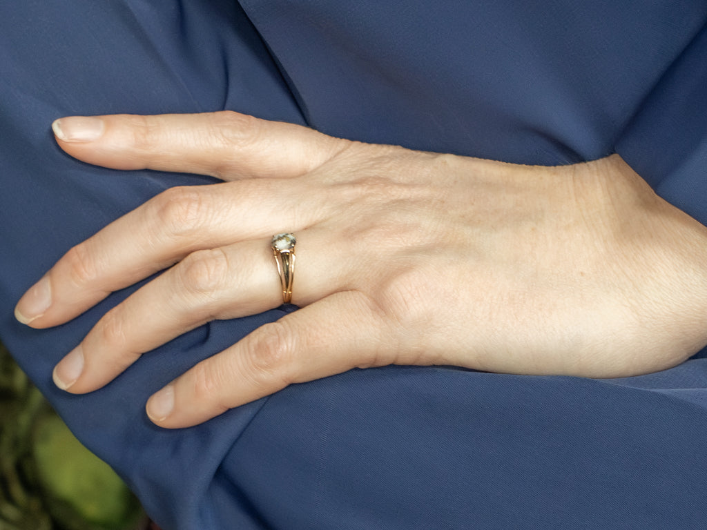 Gold-Quartz Vintage Gold Ring with Split Shank