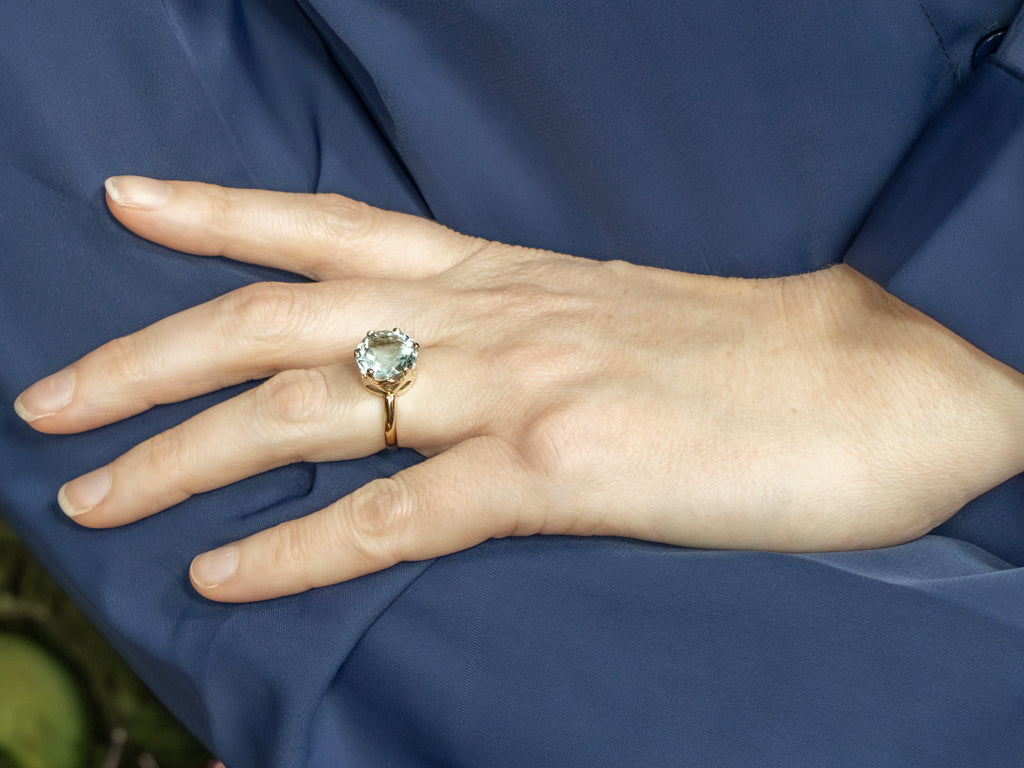Beautiful Aquamarine Yellow Gold Cocktail Ring