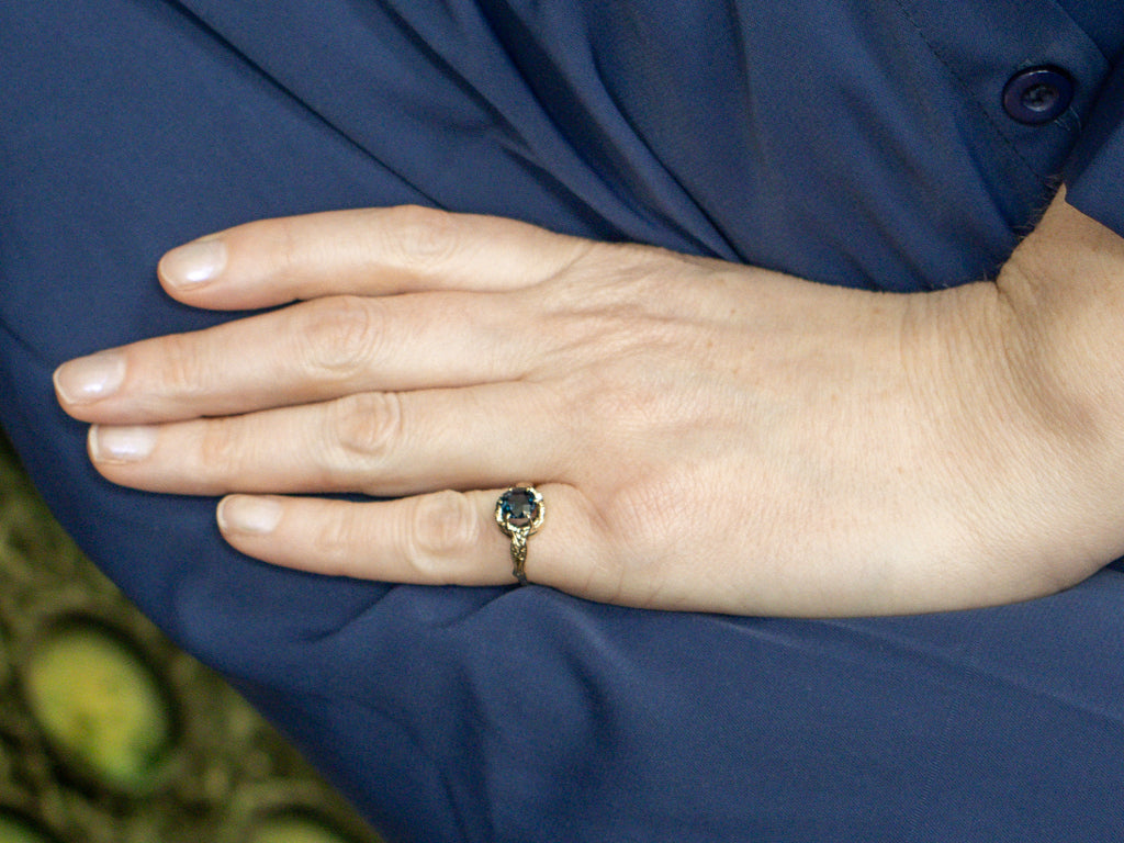 Blue Spinel Engraved Antique Gold Solitaire Ring