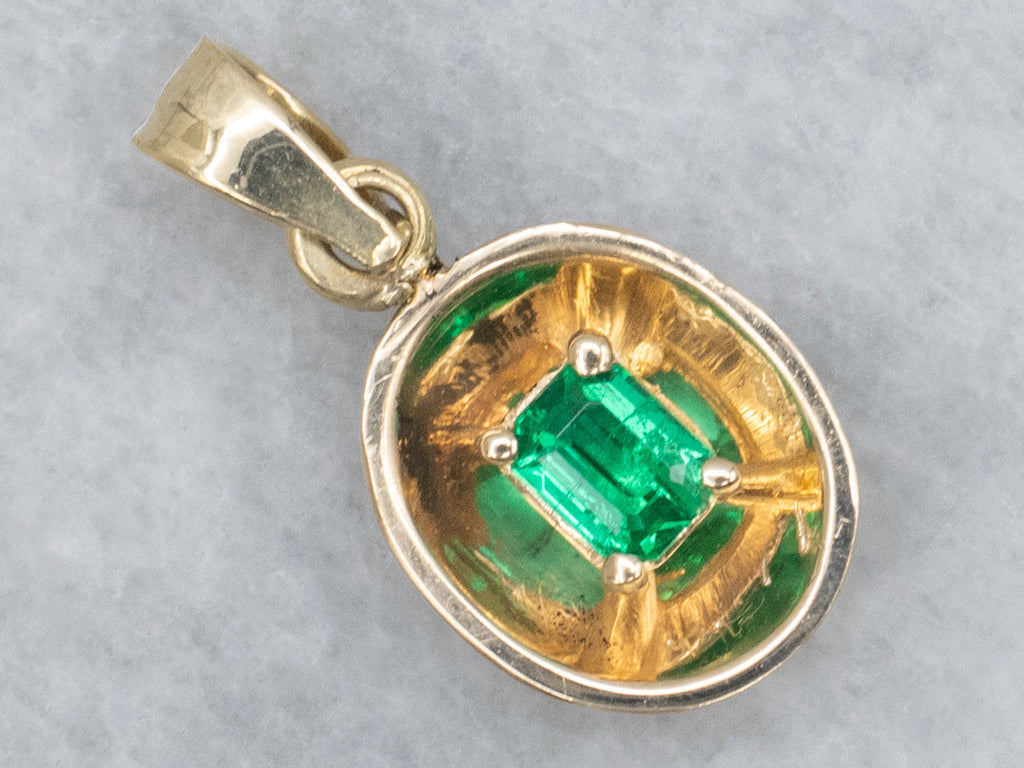 Columbian Emerald Solitaire 18-Karat Yellow Gold Pendant