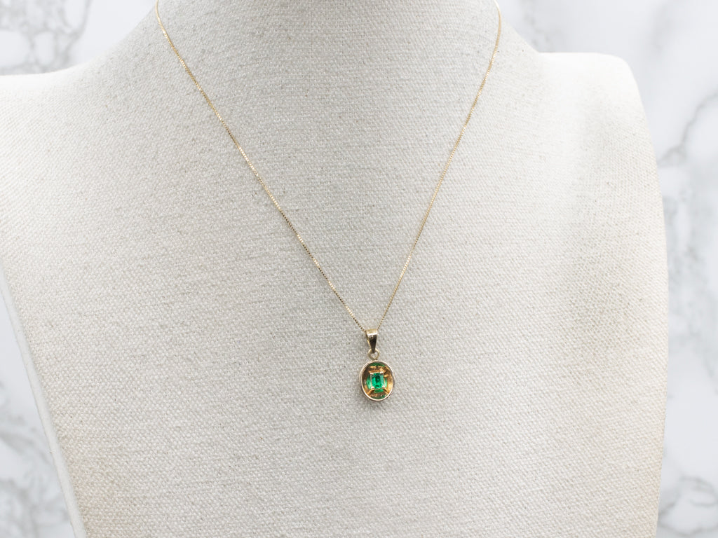 Columbian Emerald Solitaire 18-Karat Yellow Gold Pendant