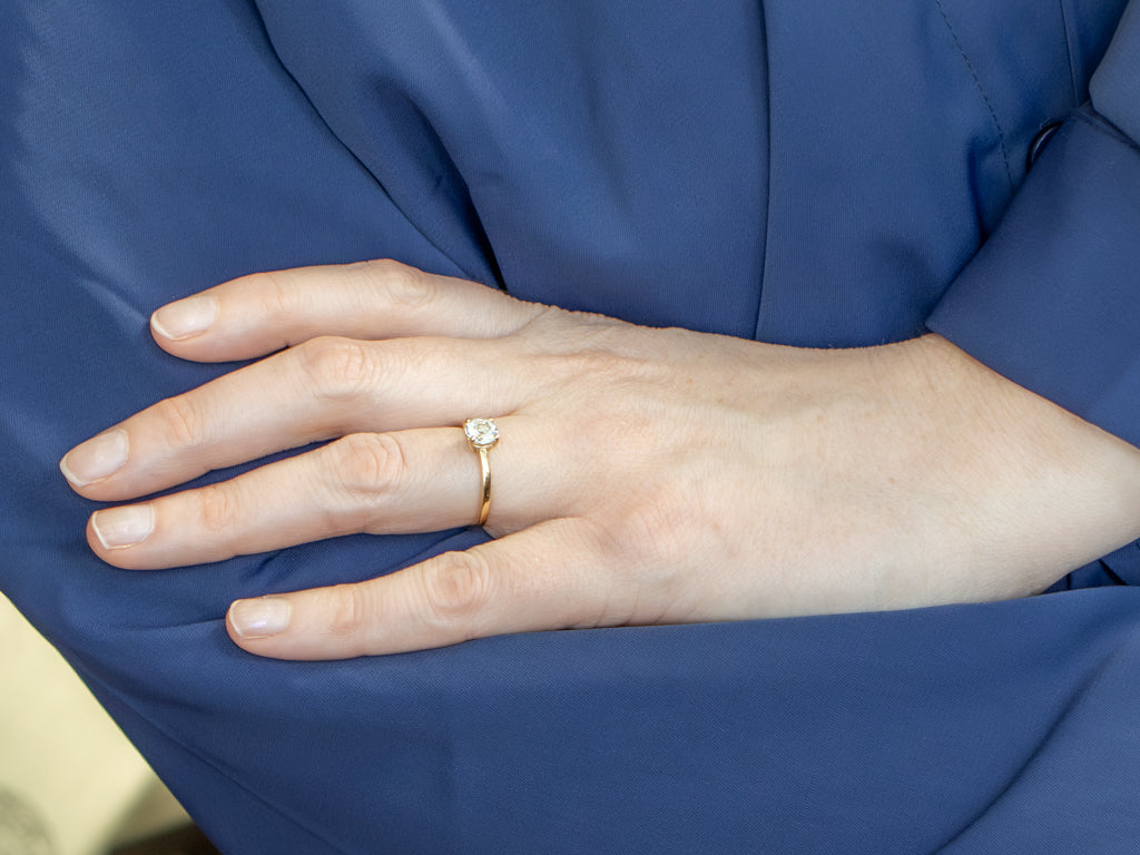 18-Karat Yellow Gold Light Blue Topaz Solitaire Ring