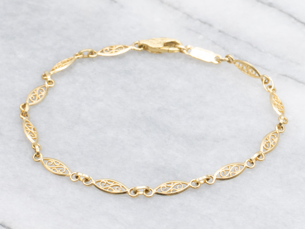 Yellow Gold Filigree-Link Bracelet with Engraved Clasp
