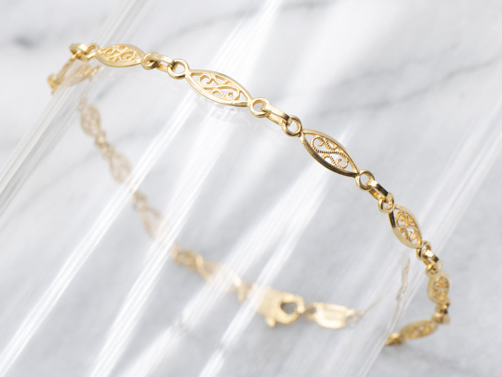 Yellow Gold Filigree-Link Bracelet with Engraved Clasp