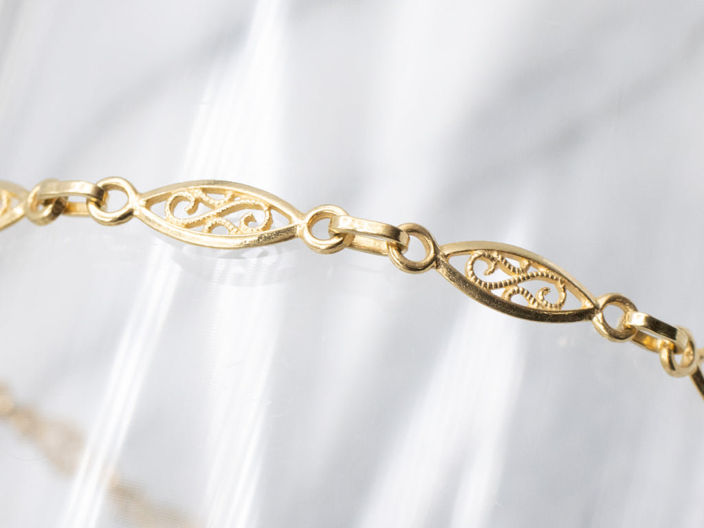 Yellow Gold Filigree-Link Bracelet with Engraved Clasp