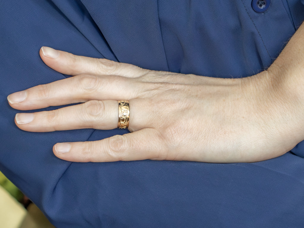 Antique Gold Clover Pattern Cigar Band