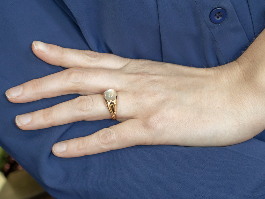 Antique Gold East-to-West Moonstone Unisex Solitaire Ring