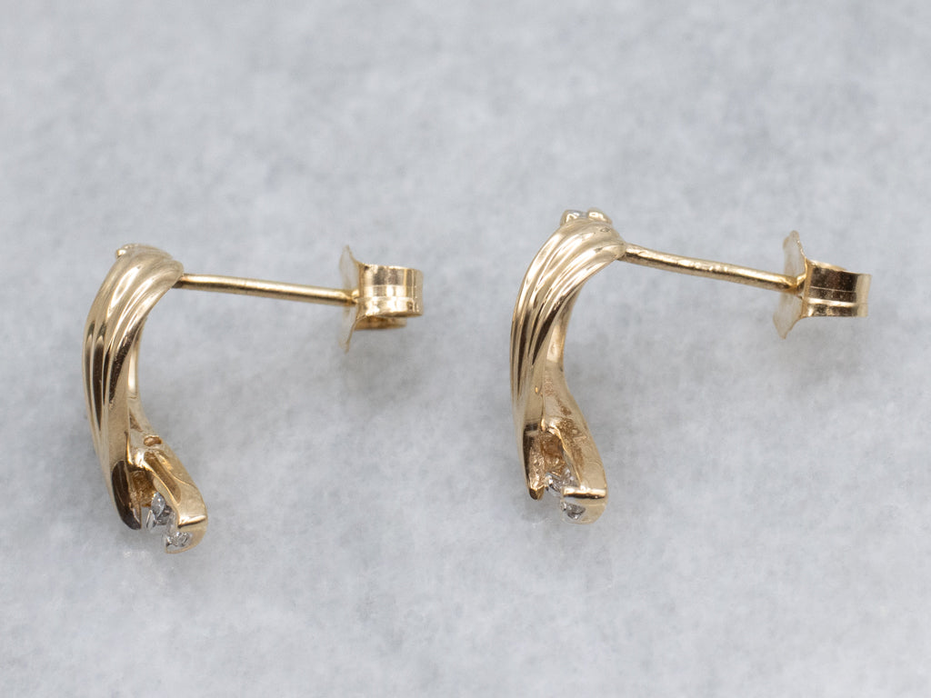 Vintage Gold Curved Diamond Grooved Twist Stud Earrings