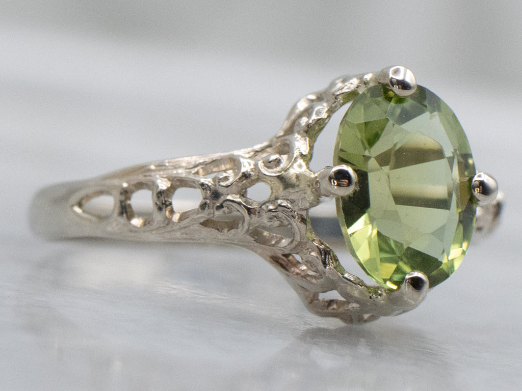 1920s Green Tourmaline White Gold Filigree Solitaire Ring